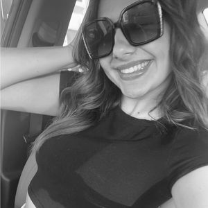 Meet your Posher, Ava